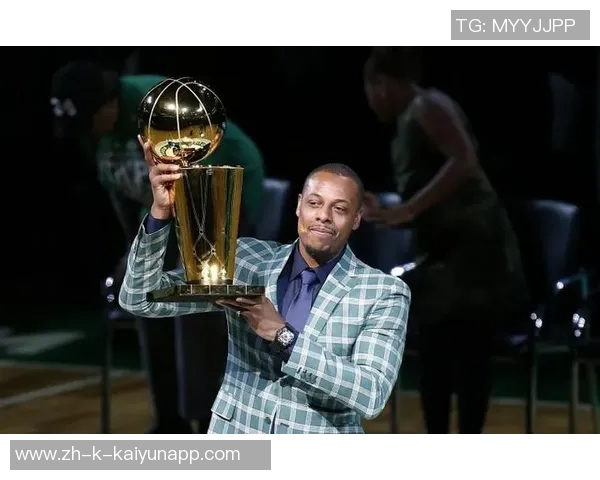 皮尔斯谈个人观点女主持回应信任问题引发热议 皮尔斯谈个人观点女主持回应信任问题引发热议